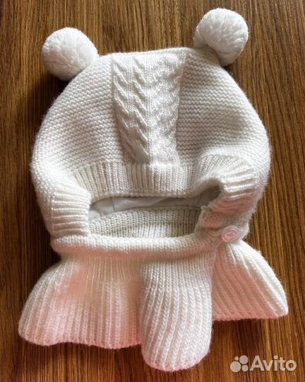 Демисезонная шапка с манишкой для малыша