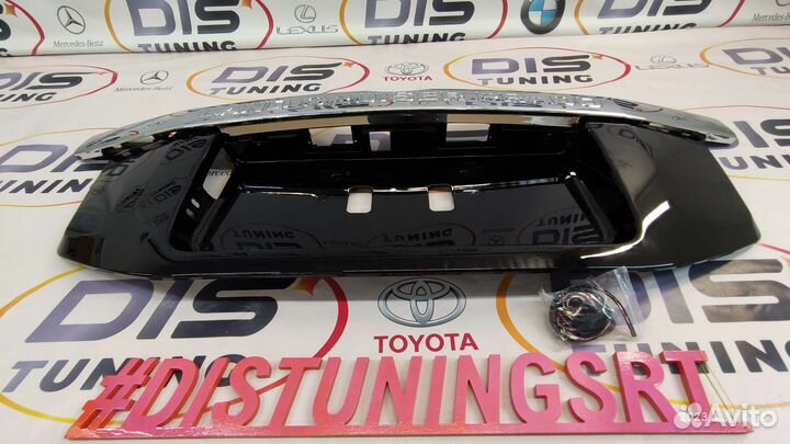 Накладка на 5-ю дверь Land Cruiser Prado 150 черна