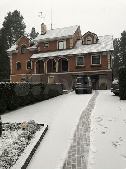 Дом 336 м² на участке 22 сот.