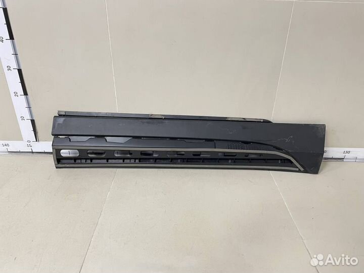 Накладка двери передней правой Volkswagen Tiguan 2