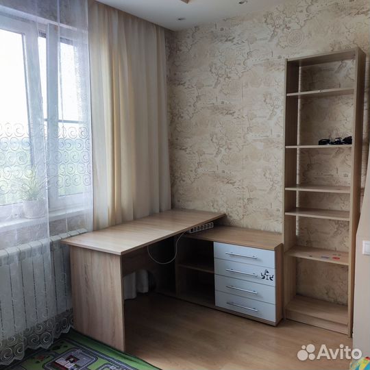 Письменный стол для школьника