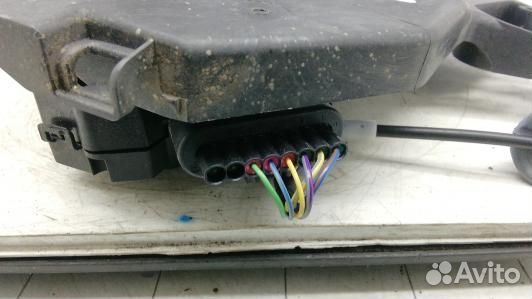 Замок двери передней правой volvo V60 1 (94H02E801