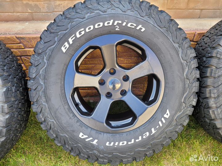 Комплект оригинальных колес Jeep Wrangler