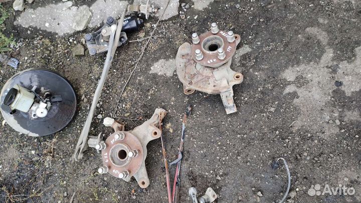 Кулак поворотный mazda 626