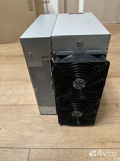 Asic Antminer L7 9300Mh идеал, как новый