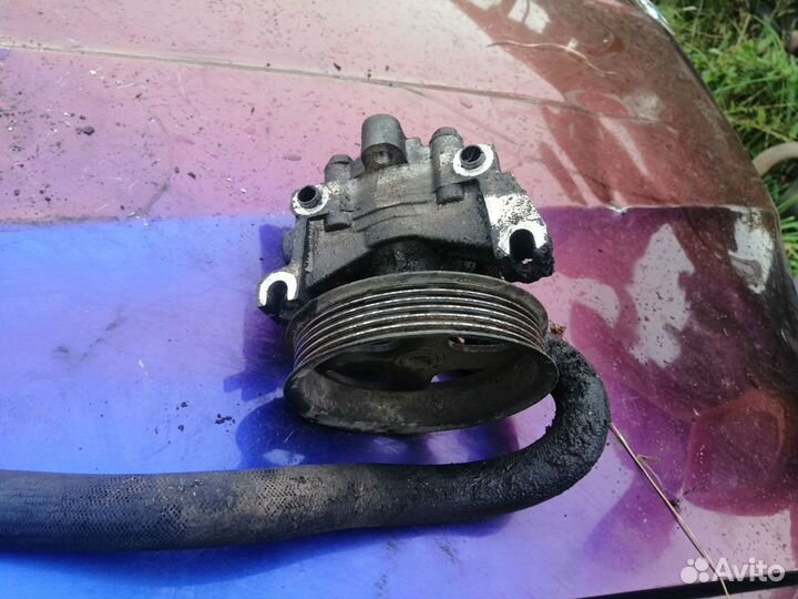 Насос гура Ford Transit Connect