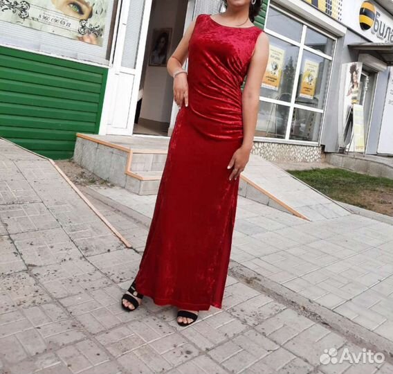 Вечернее платье,42 размера бархатное