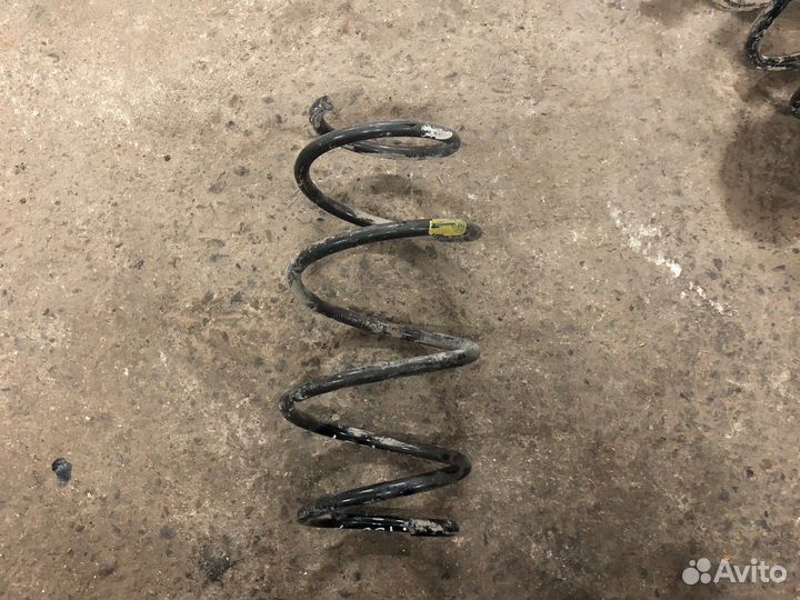 Toyota corolla 150 пружина передняя