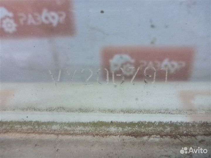 Стекло двери переднее правое Volkswagen Polo 6N1