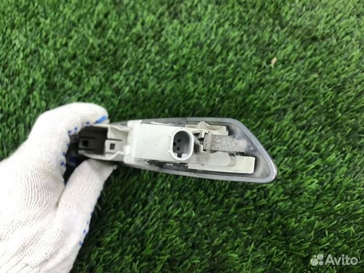 Поворотник передний правый Bmw 5 F10 N52B25 2011