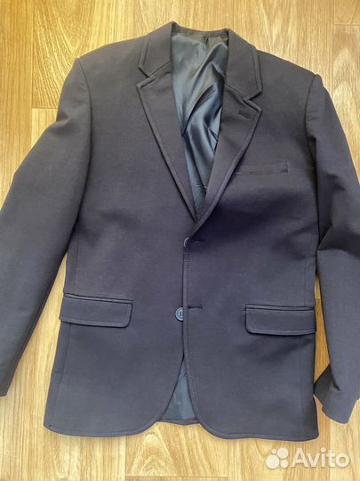 Пиджак для мальчика новый 158