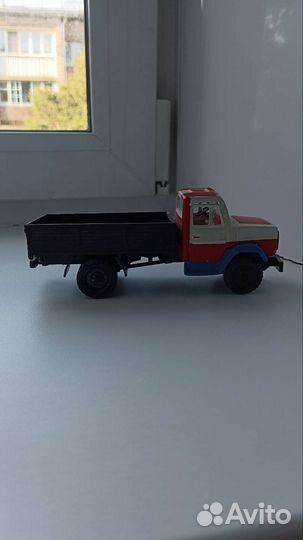Модель ЗИЛ 1/43