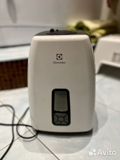 Воздухоувлажнитель Electrolux EHU-5525D