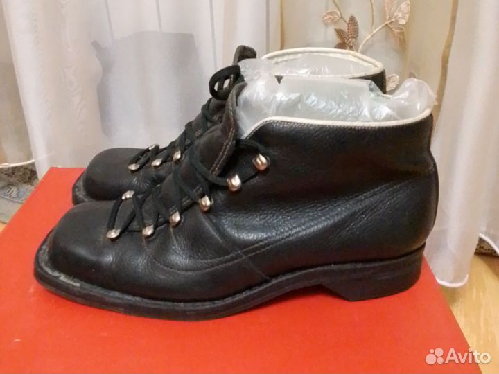 Лыжные ботинки финляндия кожаные р. 42