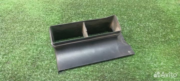 Воздухозаборник (наружный) Audi Audi A8 4E 2002