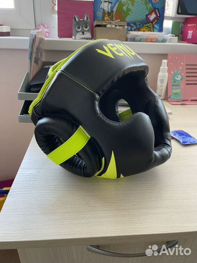 Боксерский шлем venum