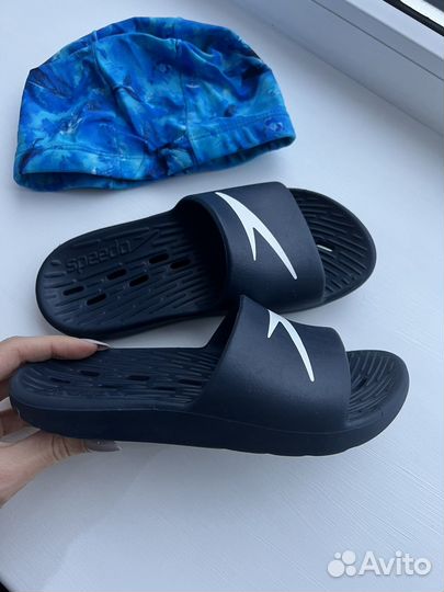 Шлепки для бассейна и шапочка