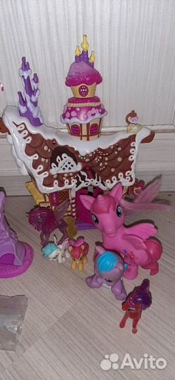 Домик Рапунцель и домик пони