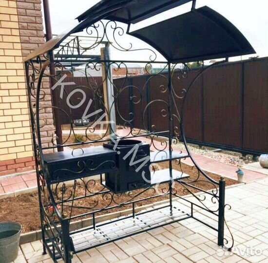 Мангал с крышей