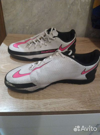 Футзалки сороконожки Nike phantom