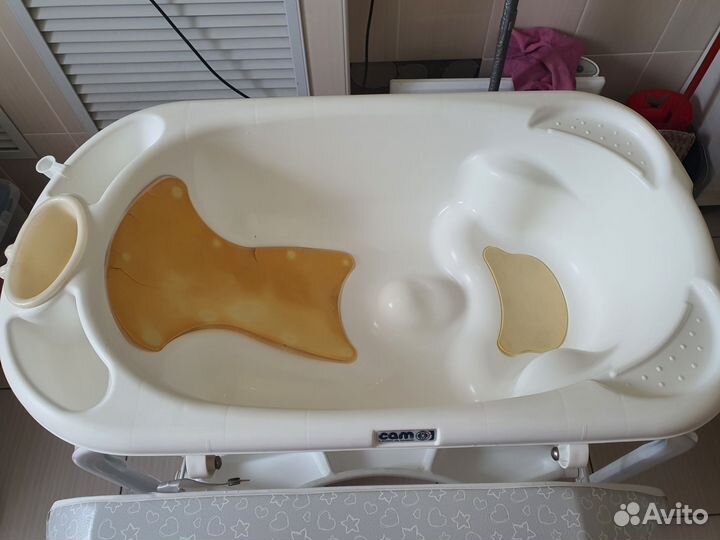 Ванночка с пеленальным столиком