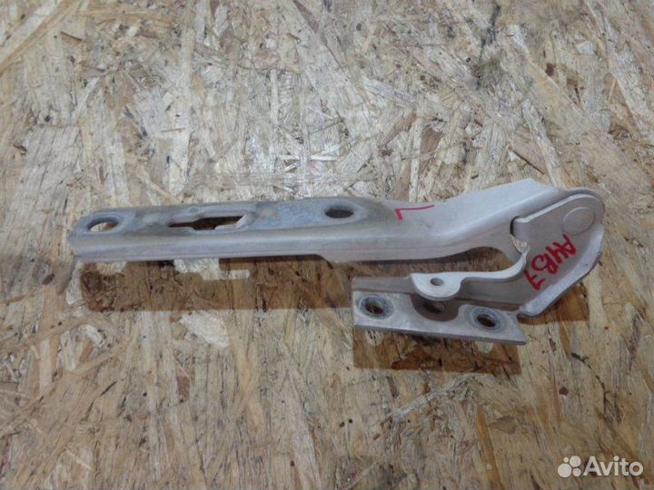 Петля капота Audi A4 B7 AUK