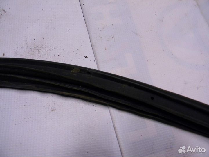 Уплотнитель (внутри) Astra H / Family 2004-2015