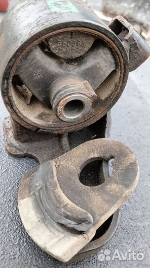 Опора двигателя Toyota carina-E 4a-fe 7a-fe