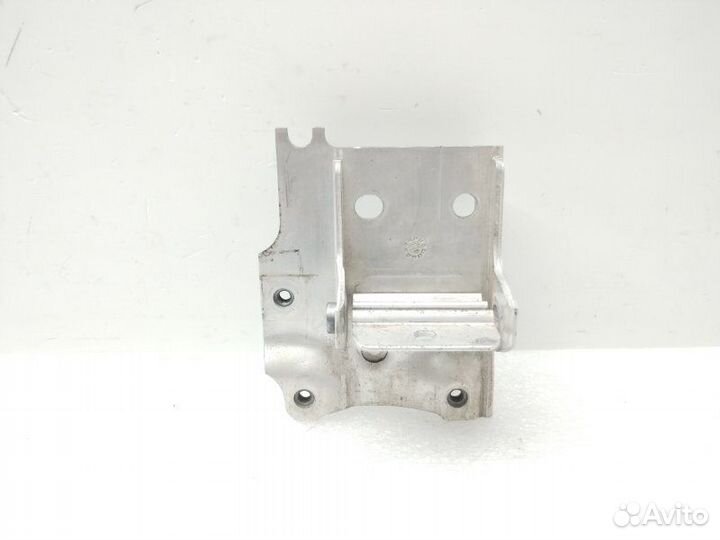 Кронштейн радиатора передний левый Bmw 5-Series