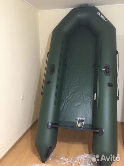 Лодка новая с транецем под двигатель до 5 л.с