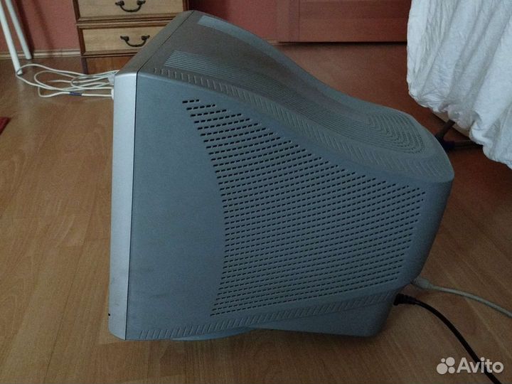 Монитор LG Flatron F700P