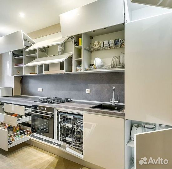 Кухонный гарнитур в современном стиле на заказ