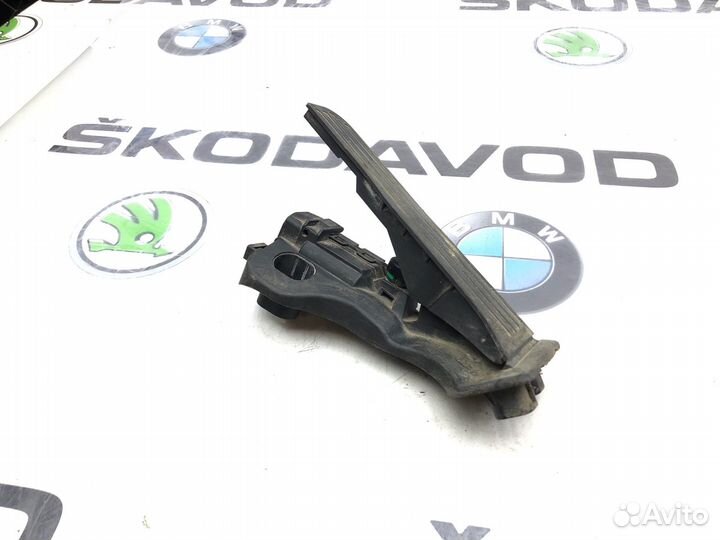 Педаль газа с кнопкой кикдаун Skoda Octavia A5