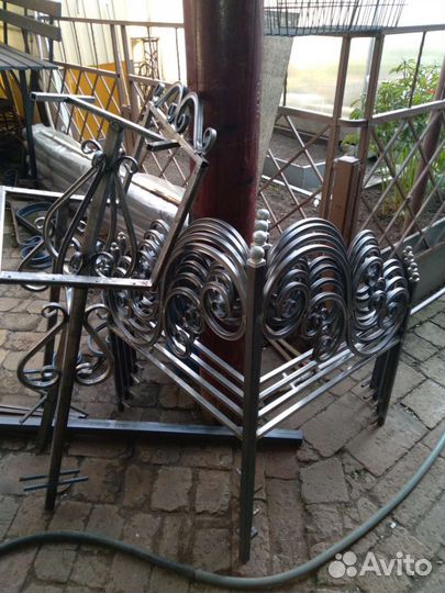 Ритуальные уголки столики скамейки