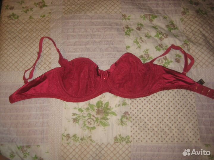 Красивый бюстгальтер Triumph Германия, р. 70E
