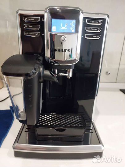 Кофемашина Philips LatteGo EP5030
