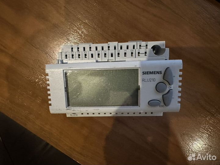 Контроллер Siemens RLU-210 (вентиляция и др)
