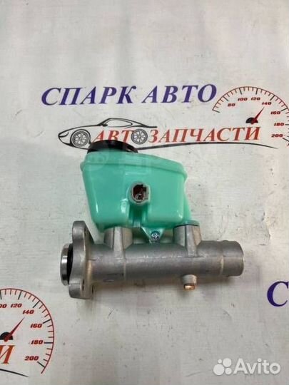 Главный тормозной цилиндр Toyota 47201-60511 в Хаб