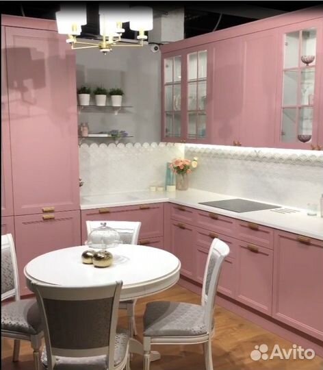 Кухонный гарнитур под заказ. Уугловой гарнитур