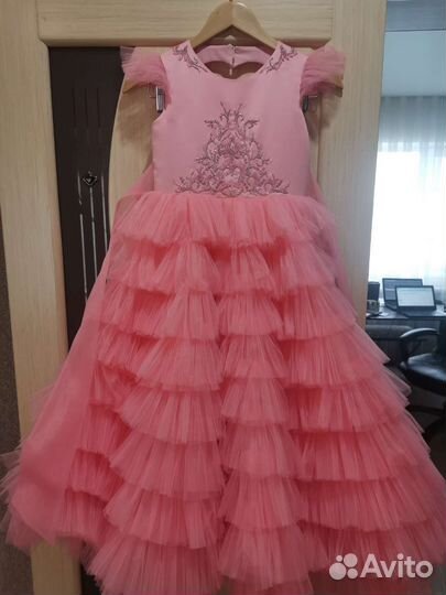 Платье для девочки на выпускной, рост 140