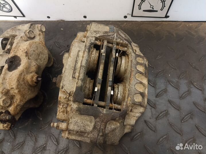 Суппорт тормозной передний для Toyota Hilux Surf