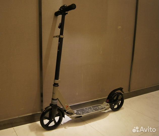 Самокат складной,с прочной рамой,регулируемый