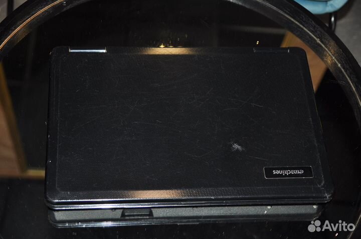 Классный ноутбук Acer Emashines E525