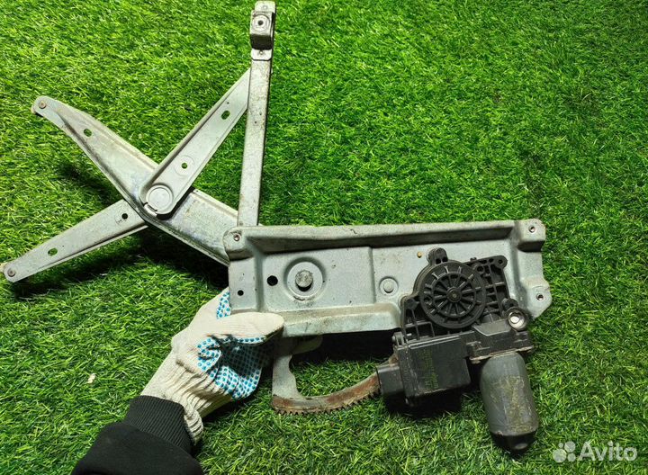 Стеклоподъемник электрический задний правый Opel