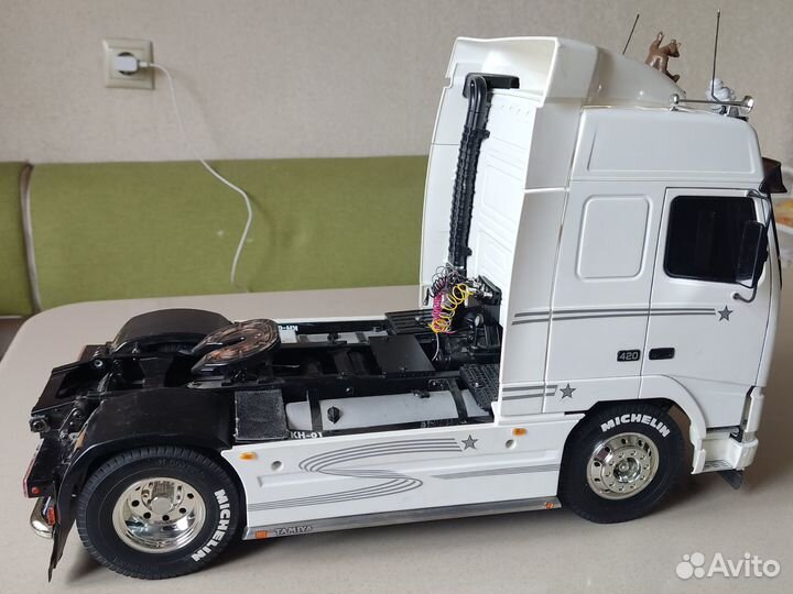 Тягач Volvo tamiya