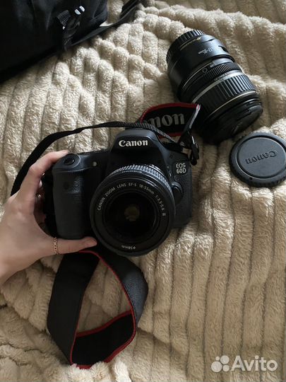 Зеркальный фотоаппарат Canon 60d