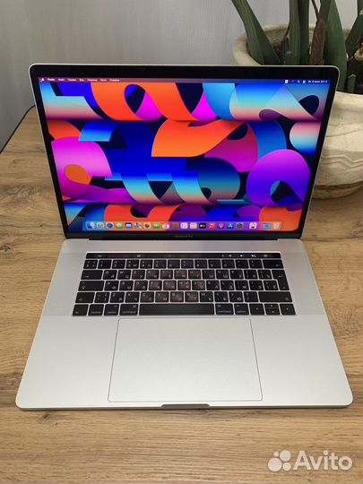 MacBook Pro 15 2016 i7 16gb 256gb