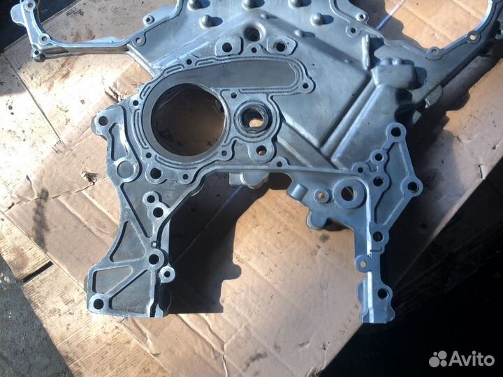 Передняя крышка VQ35HR