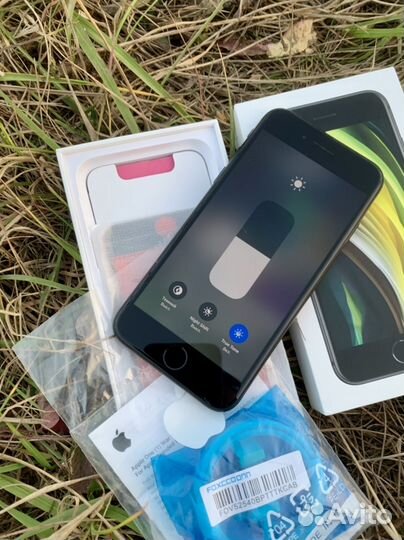 iPhone SE (2020), 128 ГБ