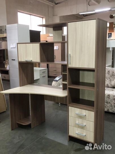 Стол компьютерный